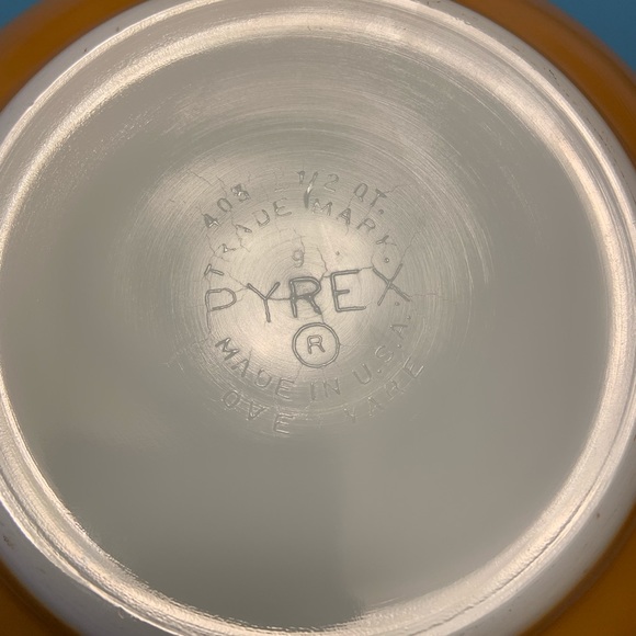 Vintage 2.5 quart Old Orchard Brown Pyrex bowl #403 - Picture 4 of 6